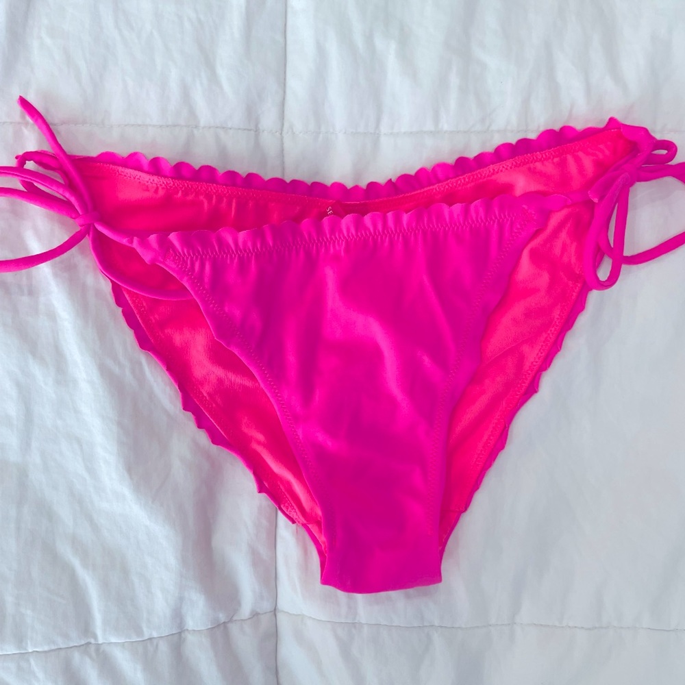 Bikini bottom. VS. Small. Hotpink. NWOT. Perfect condition